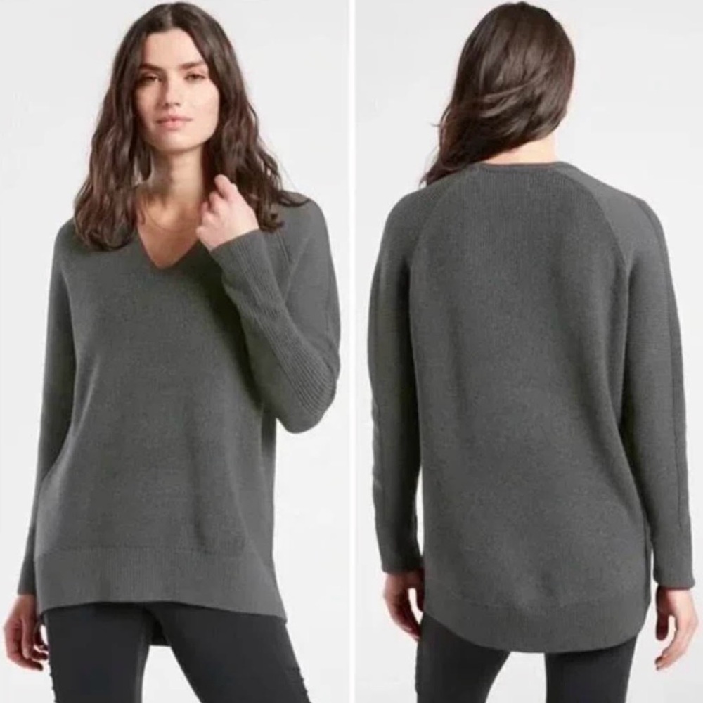 Athleta Hanover‎ V-Neck Sweater XS Dark Gray Merino Wool Blend